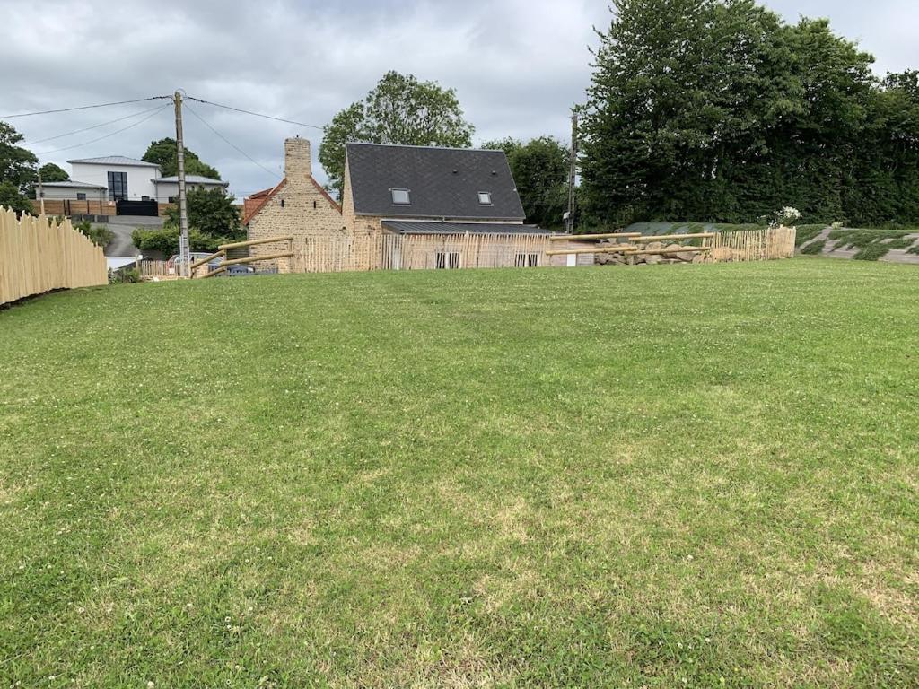 Charmante Maison De Campagne En Pierres Et Bois Sartilly-Baie-Bocage 外观 照片